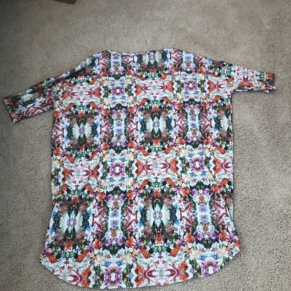 LuLaRoe floral patterned Irma - Picture 7 of 8